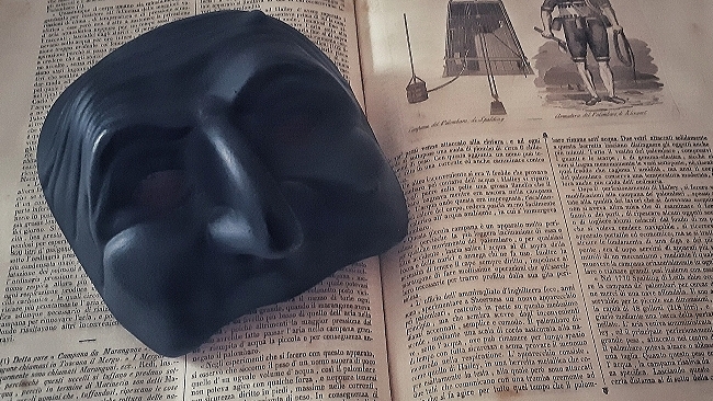 Pulcinella e il palombaro(maschere antiche riproposte ai tempi del corona virus)